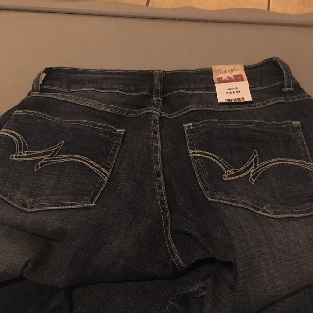 Wrangler women straight leg jeans